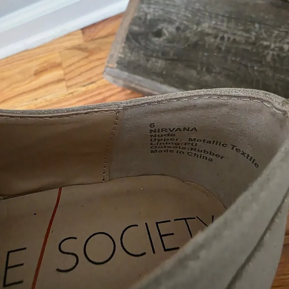 Sole Society Nirvana Nude Metallic Zip Flats Loafers Womens Size 6